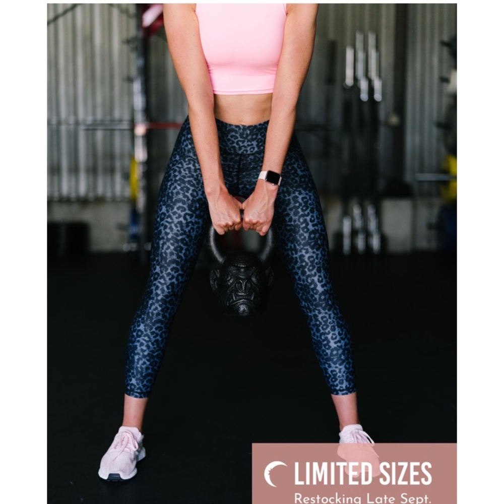 ZYIA Stone Leopard Scrunchy Light N Lux Leggings